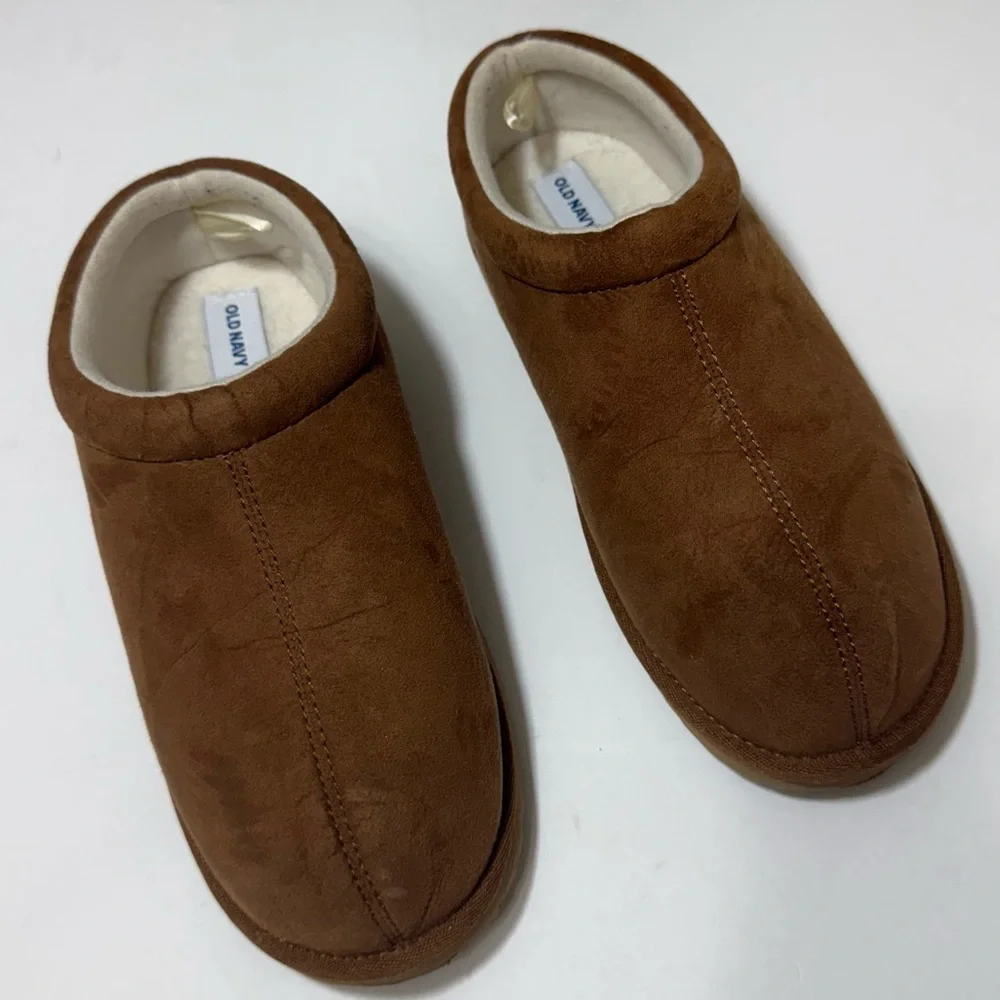 Old Navy Kids Size XXL (5Y-6Y) Cozy Brown Slip-On Clog Slippers